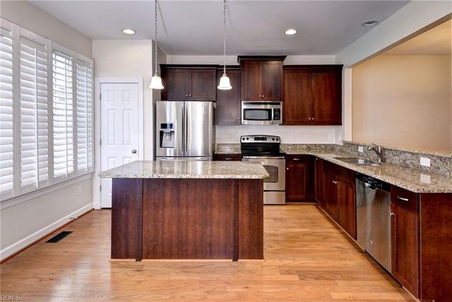 105 Laydon WAY, Yorktown, VA 23692