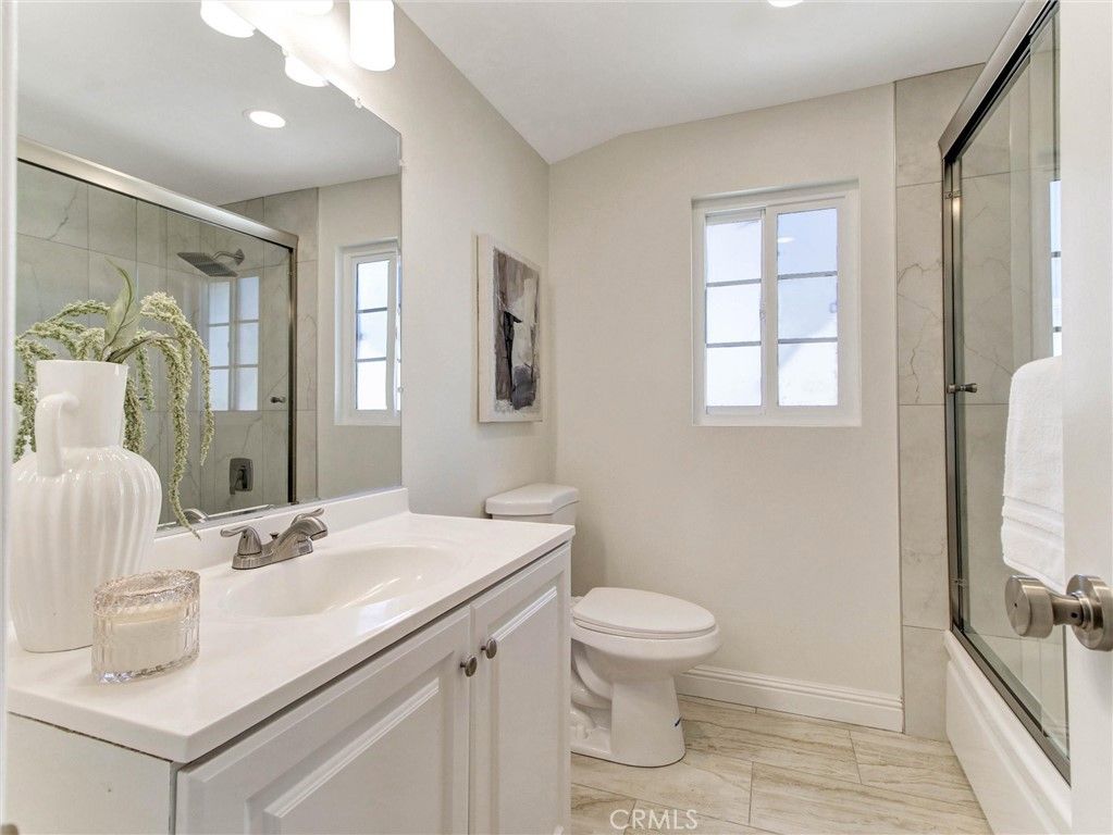 Image 13 of property listing at 1832 E Turmont, Carson, CA 90746