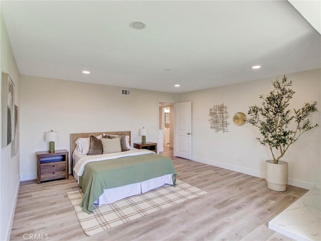 Image 16 of property listing at 1832 E Turmont, Carson, CA 90746