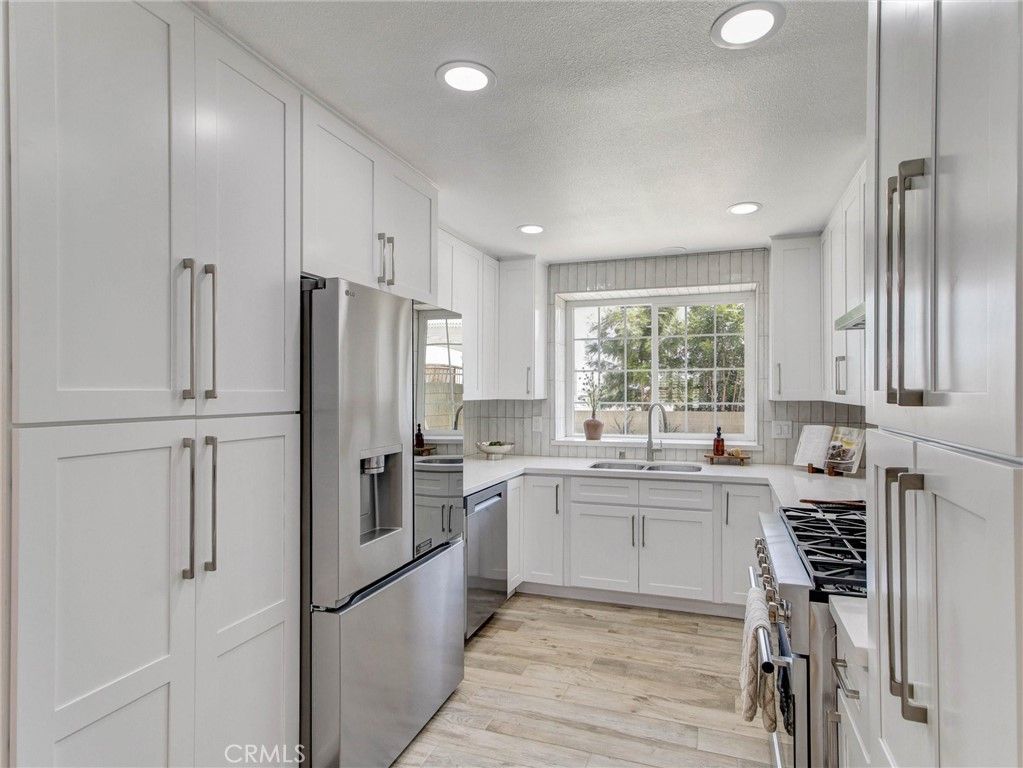 Image 8 of property listing at 1832 E Turmont, Carson, CA 90746