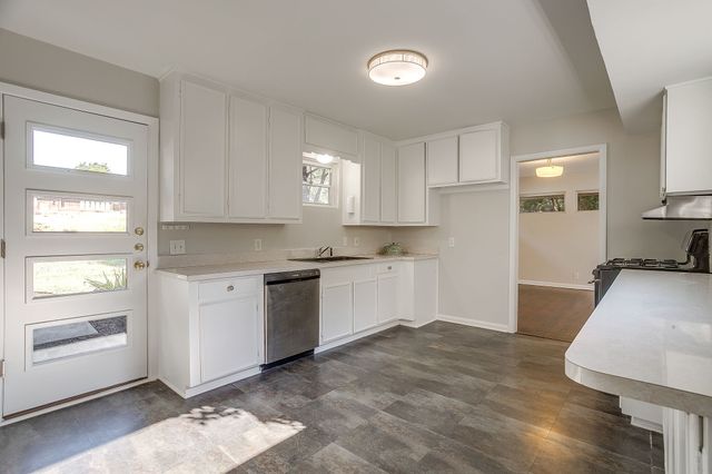 4613 Winthrop Avenue E, Fort Worth, TX 76116