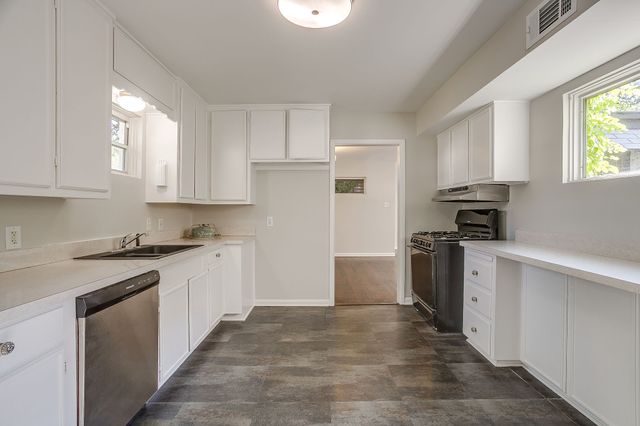 4613 Winthrop Avenue E, Fort Worth, TX 76116