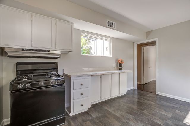 4613 Winthrop Avenue E, Fort Worth, TX 76116