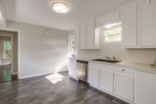 4613 Winthrop Avenue E, Fort Worth, TX 76116
