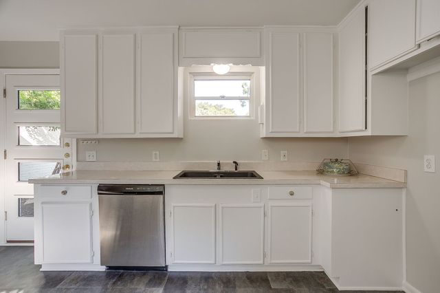 4613 Winthrop Avenue E, Fort Worth, TX 76116