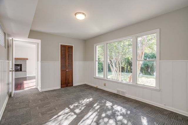 4613 Winthrop Avenue E, Fort Worth, TX 76116