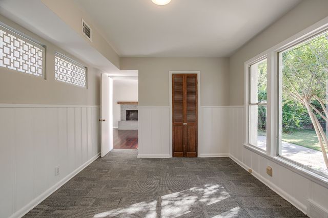 4613 Winthrop Avenue E, Fort Worth, TX 76116