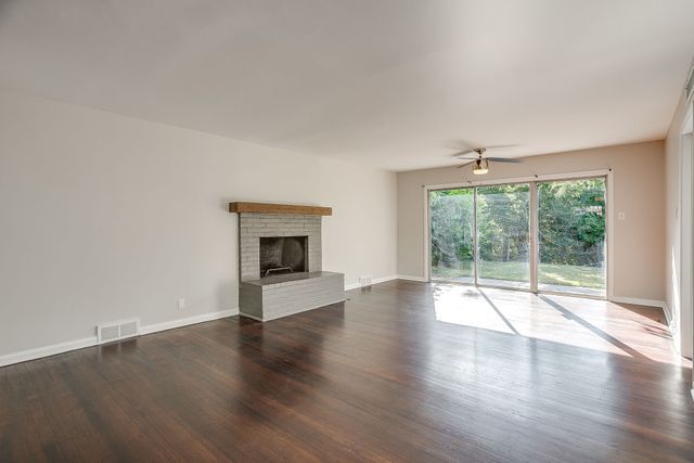 4613 Winthrop Avenue E, Fort Worth, TX 76116
