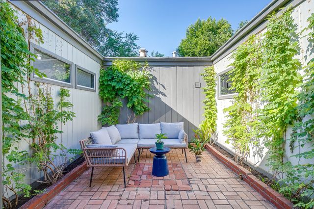 4613 Winthrop Avenue E, Fort Worth, TX 76116