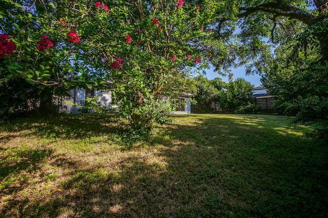 4613 Winthrop Avenue E, Fort Worth, TX 76116