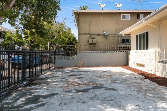 1623 W 11th Place, Los Angeles, CA 90015