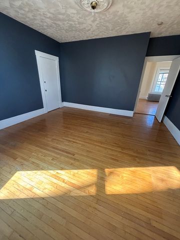 39 Harvard St, Brockton, MA 02301