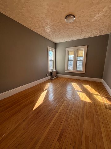 39 Harvard St, Brockton, MA 02301