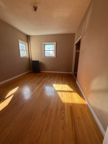 39 Harvard St, Brockton, MA 02301