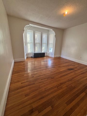 39 Harvard St, Brockton, MA 02301