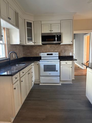 39 Harvard St, Brockton, MA 02301