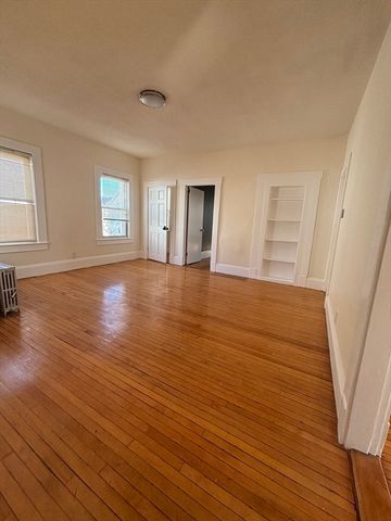 39 Harvard St, Brockton, MA 02301