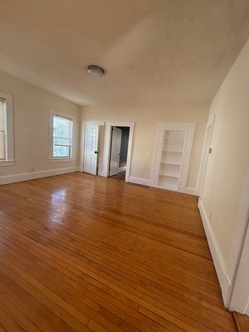 39 Harvard St, Brockton, MA 02301