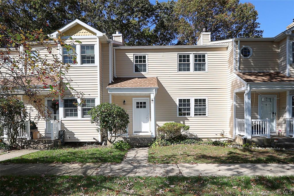 10 Smith, Yaphank, NY 11980