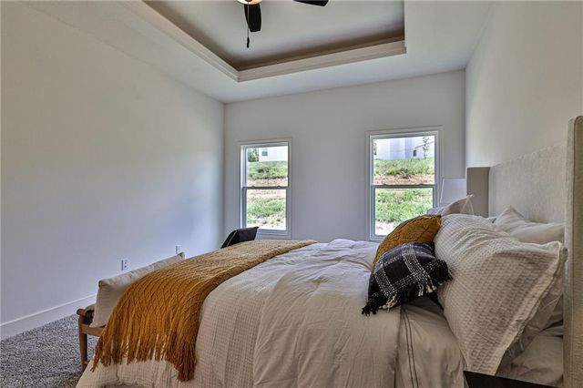 216 SW Chelmsford Drive, Blue Springs, MO 64014