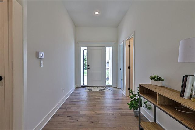 216 SW Chelmsford Drive, Blue Springs, MO 64014