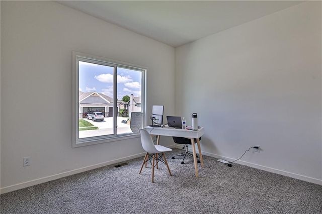 216 SW Chelmsford Drive, Blue Springs, MO 64014