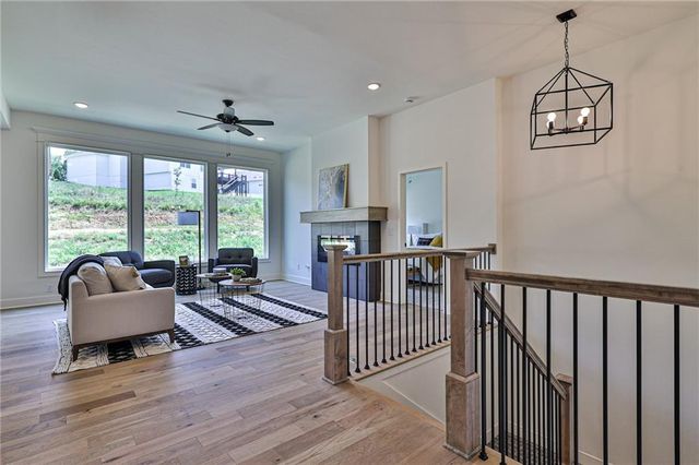 216 SW Chelmsford Drive, Blue Springs, MO 64014