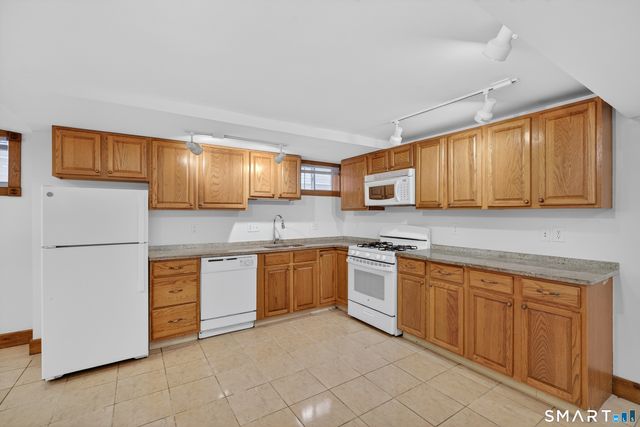 245 Edwards Street Garden Level, New Haven, CT 06511