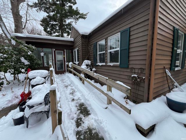 19556 N Paxson Drive, South Bend, IN 46637