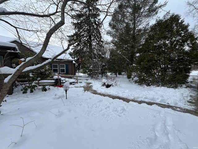 19556 N Paxson Drive, South Bend, IN 46637