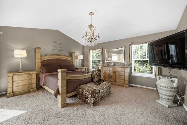 385 Post Oak Circle, West Chicago, IL 60185