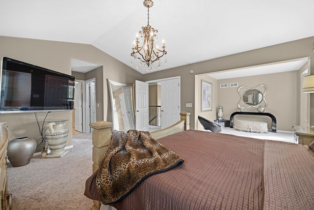 385 Post Oak Circle, West Chicago, IL 60185
