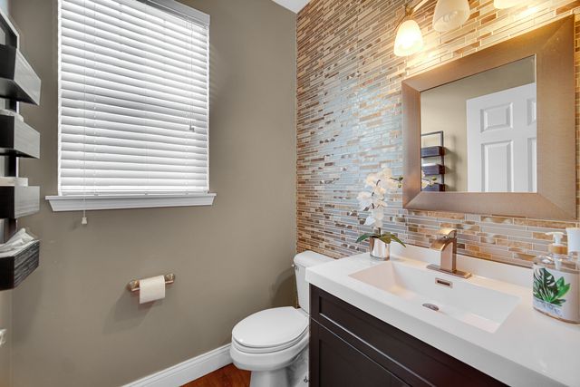 385 Post Oak Circle, West Chicago, IL 60185