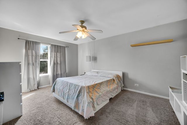 385 Post Oak Circle, West Chicago, IL 60185
