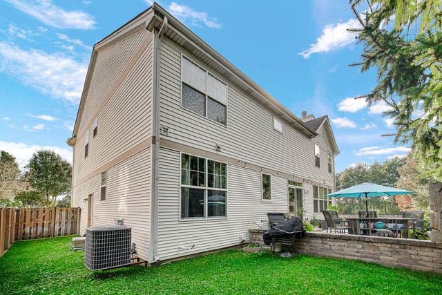385 Post Oak Circle, West Chicago, IL 60185