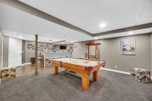 385 Post Oak Circle, West Chicago, IL 60185