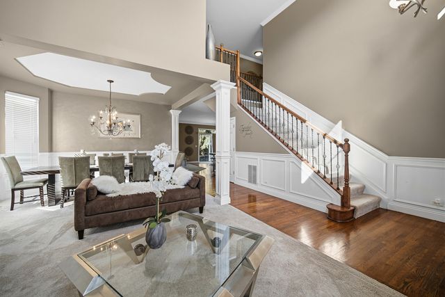 385 Post Oak Circle, West Chicago, IL 60185