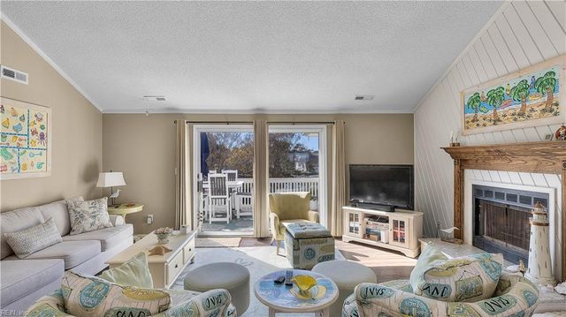 309 Whiting LN, Virginia Beach, VA 23456
