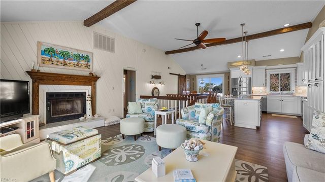 309 Whiting LN, Virginia Beach, VA 23456