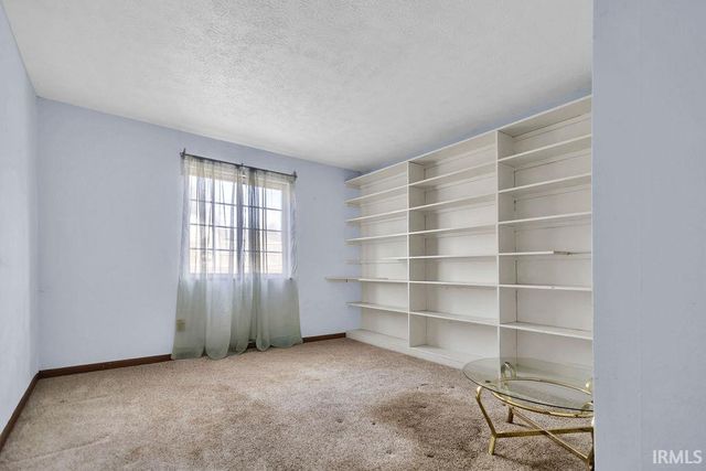 546 W Lois Lane, Bloomington, IN 47403