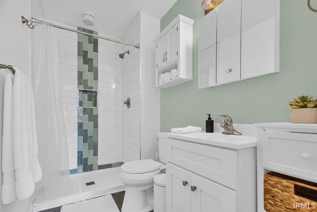 546 W Lois Lane, Bloomington, IN 47403