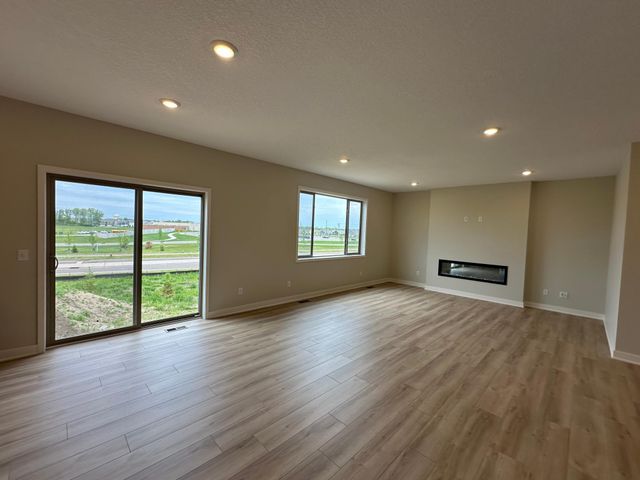 13721 Arrowhead Way, Rosemount, MN 55068