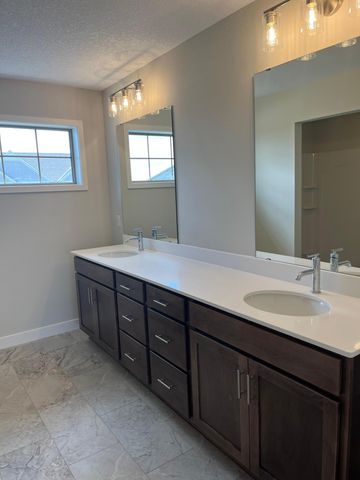 13721 Arrowhead Way, Rosemount, MN 55068
