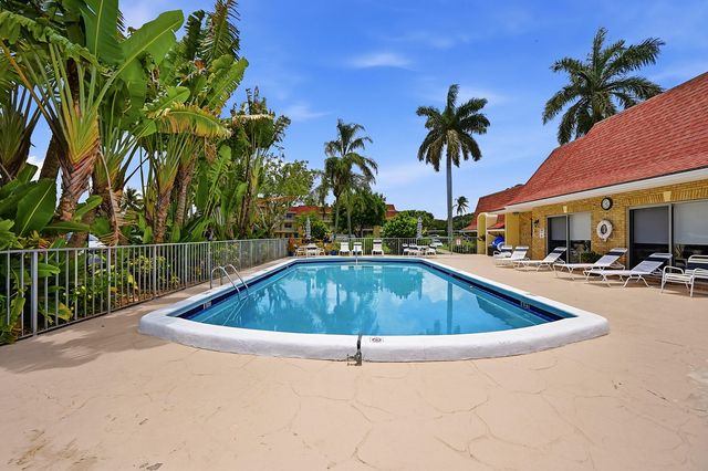 5570 Tamberlane Circle 229, Palm Beach Gardens, FL 33418