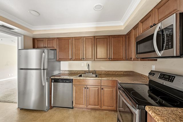 5570 Tamberlane Circle 229, Palm Beach Gardens, FL 33418