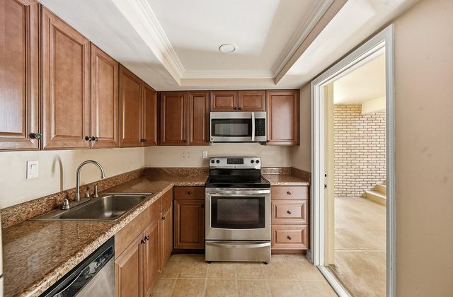 5570 Tamberlane Circle 229, Palm Beach Gardens, FL 33418