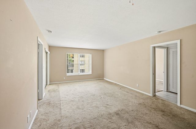 5570 Tamberlane Circle 229, Palm Beach Gardens, FL 33418