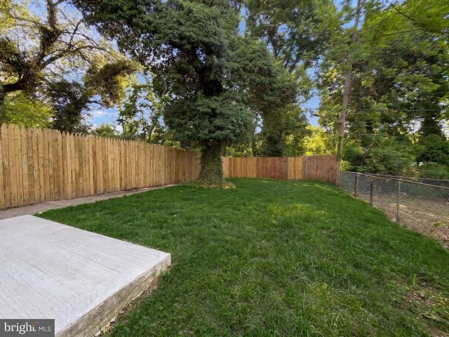 2210 LYNDHURST AVE, Baltimore, MD 21216