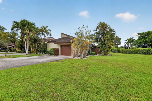 22718 Vistawood Way, Boca Raton, FL 33428