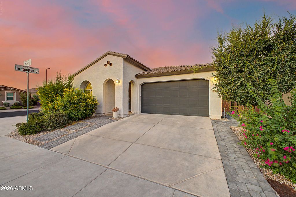 5913 S 25TH Lane, Phoenix, AZ 85041 — photo 2